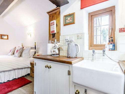 Lake Cottage-uk33429
