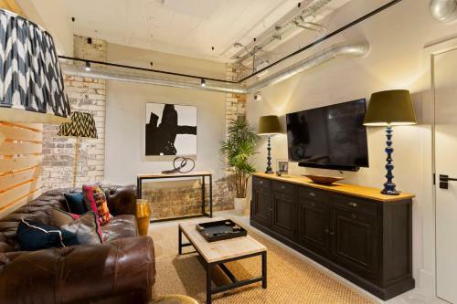 Beautifully Converted City Centre Apartment!