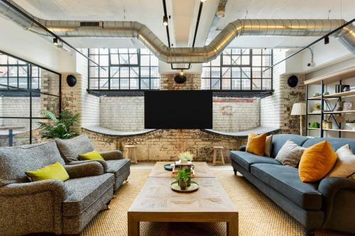 Beautifully Converted City Centre Apartment!