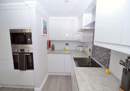 Twenty Three B - 3 Bedroomed Apartment