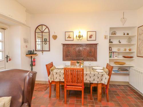 Middle Cottage