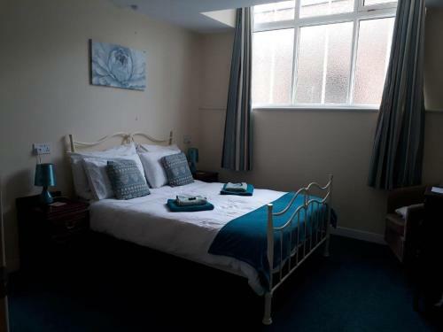 Bed & Breakfast Eds Eat Drink Sleep