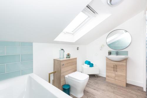 Captivating 4-bed House In Lincoln