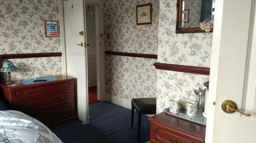 Hollingworth Lake Bed And Breakfast
