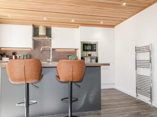 24 Meadow Retreat