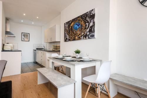 Apartamento Superb Location, Lovely And Bright 2 Bed