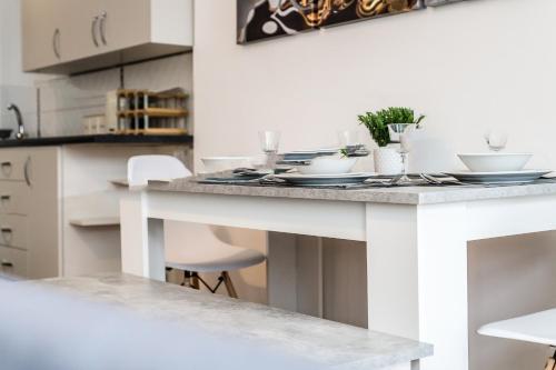 Apartamento Superb Location, Lovely And Bright 2 Bed