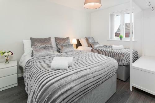Spacious Contractor House For Large Groups - Private Parking By Liverpool Short Stay