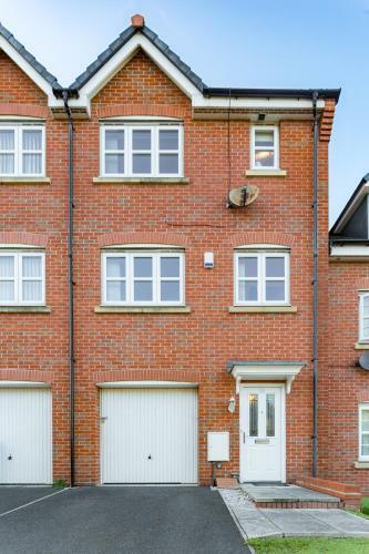Spacious Contractor House For Large Groups - Private Parking By Liverpool Short Stay