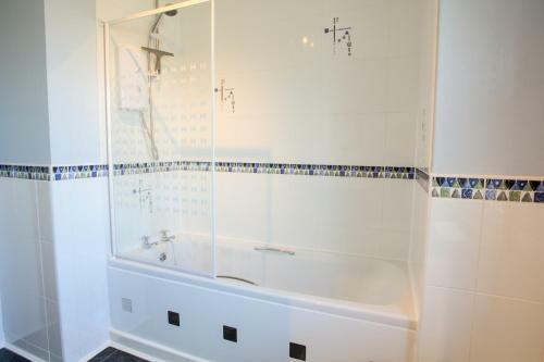 Knightsridge House Apartment
