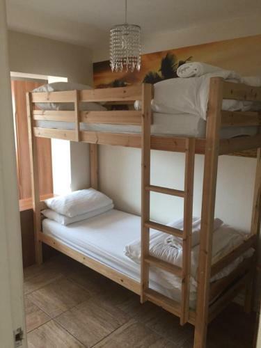 Dinas Apartments