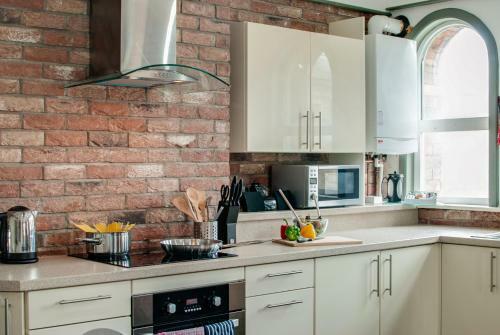 Book A Base Apartments - Sir Thomas Street
