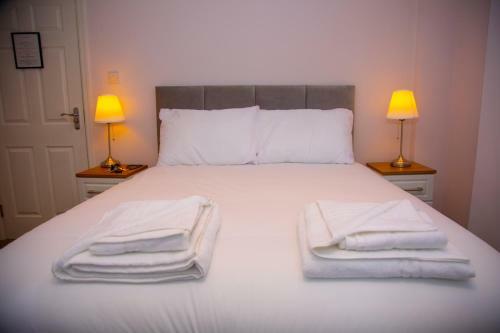 Hostal Carmel House