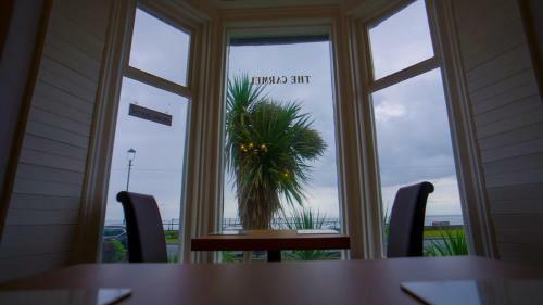 Hostal Carmel House