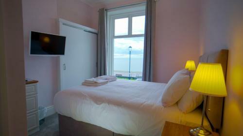 Hostal Carmel House