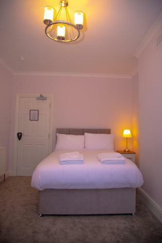 Hostal Carmel House