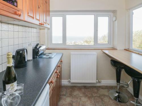 Two Bays And The Orme View Cottage