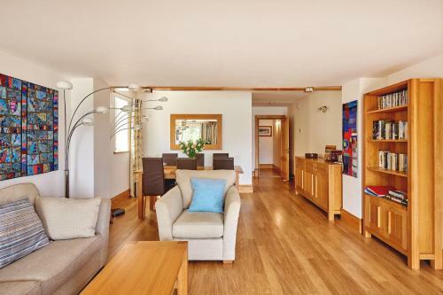 Seaview Apartment