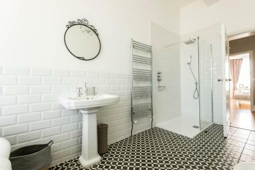 Peak Farmhouse