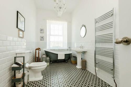 Peak Farmhouse
