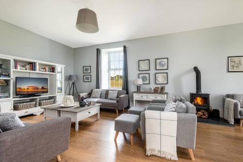 Peak Farmhouse