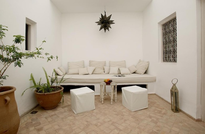 Riad O2