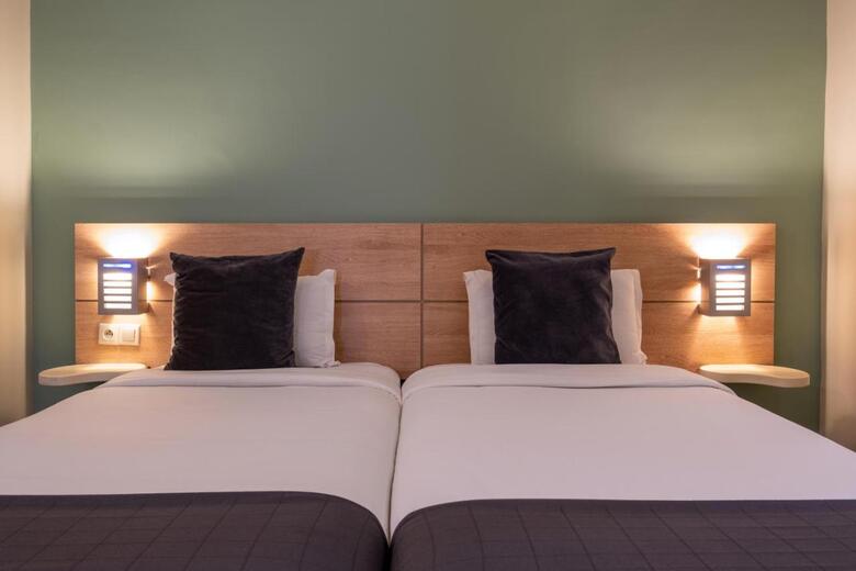 Manzil Hotel