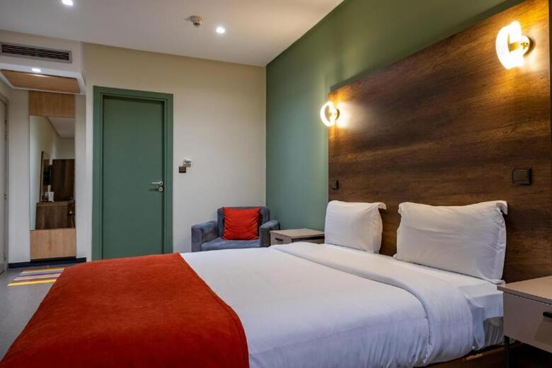 Manzil Hotel