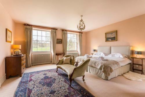 Llyswen Chateau Sleeps 18 With Wifi