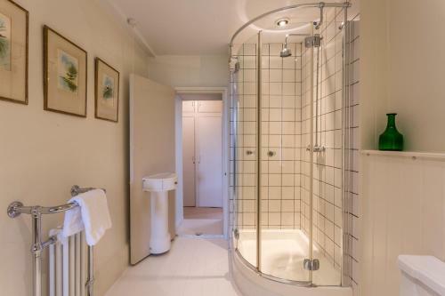 Llyswen Chateau Sleeps 18 With Wifi