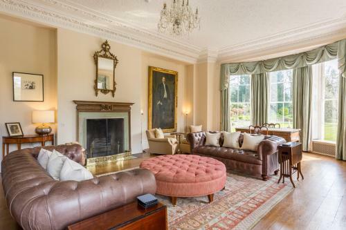 Llyswen Chateau Sleeps 18 With Wifi