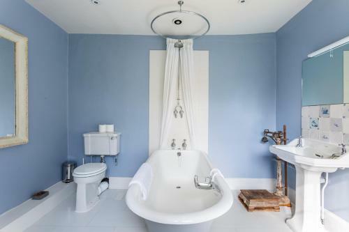 Llyswen Chateau Sleeps 18 With Wifi