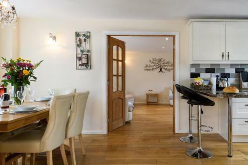 Abersant House - Sleeps 6 With Hot Tub