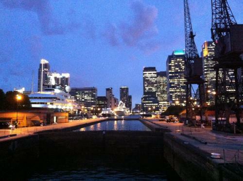 London Docklands Apartment