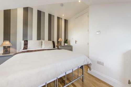 Grand Apartments Fulham Palace