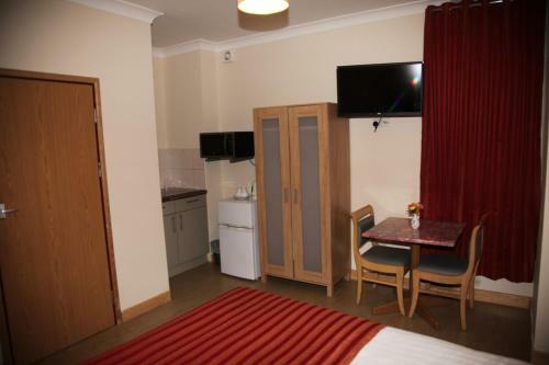 Grove Apartments