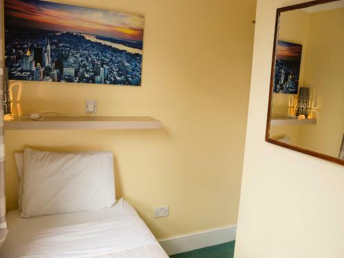 Cricklewood Lodge Hotel
