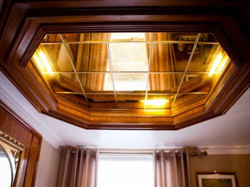 Cricklewood Lodge Hotel