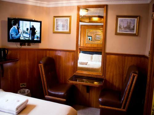 Cricklewood Lodge Hotel