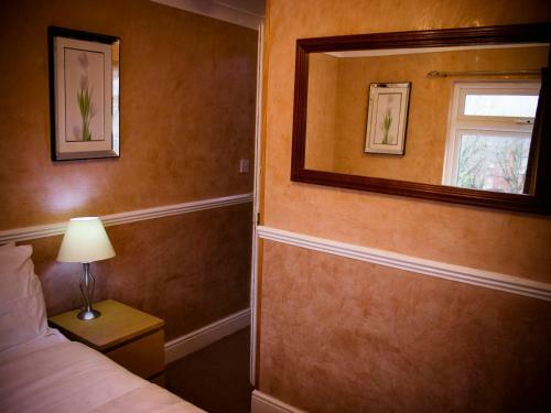 Cricklewood Lodge Hotel