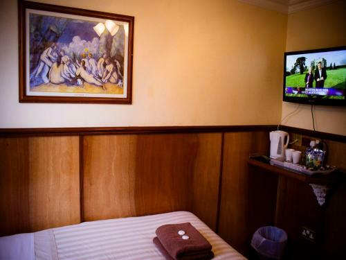 Cricklewood Lodge Hotel