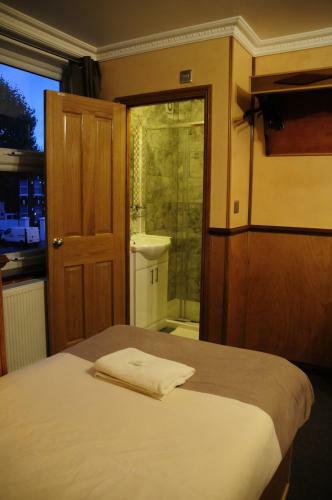 Cricklewood Lodge Hotel
