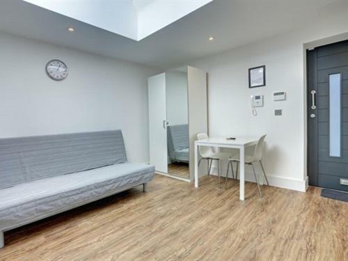 Linton Apartments