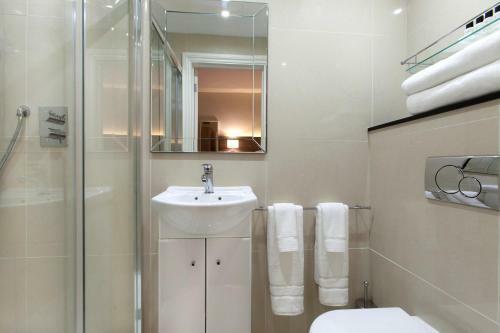 Hotel Shepherds Bush London