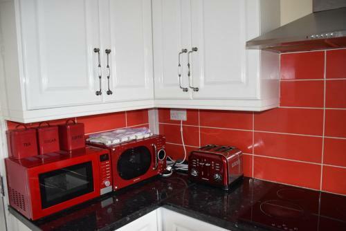 Camborne Avenue Apartment