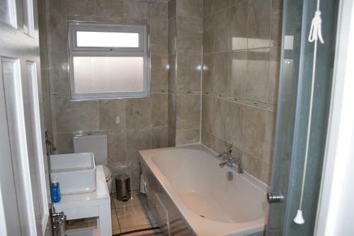 Camborne Avenue Apartment
