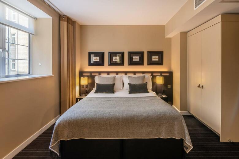 Hotel The Resident Victoria (formerly The Nadler Victoria)