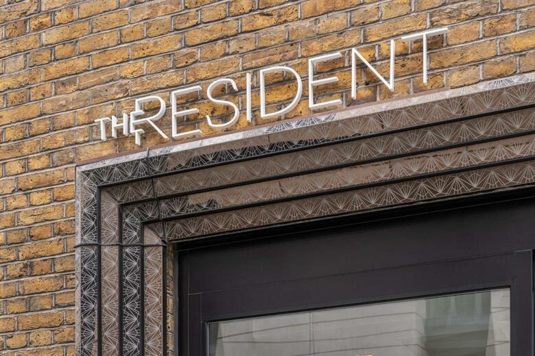 Hotel The Resident Victoria (formerly The Nadler Victoria)