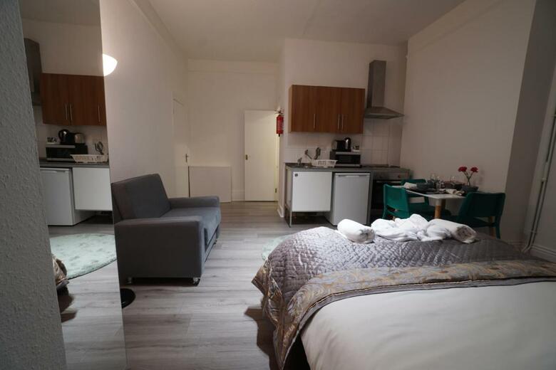 London Queen Park Apartments