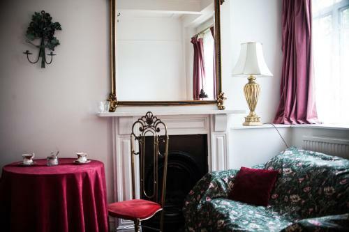 Dawson Place, Juliette's Bed And Breakfast